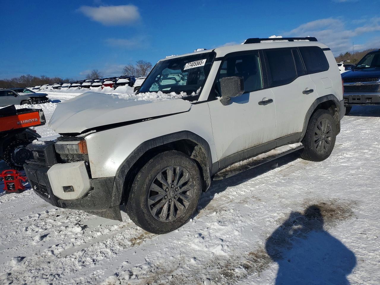 2026 Toyota Land Cruiser, VIN JTEABFAJ2TK050850 — Перед
