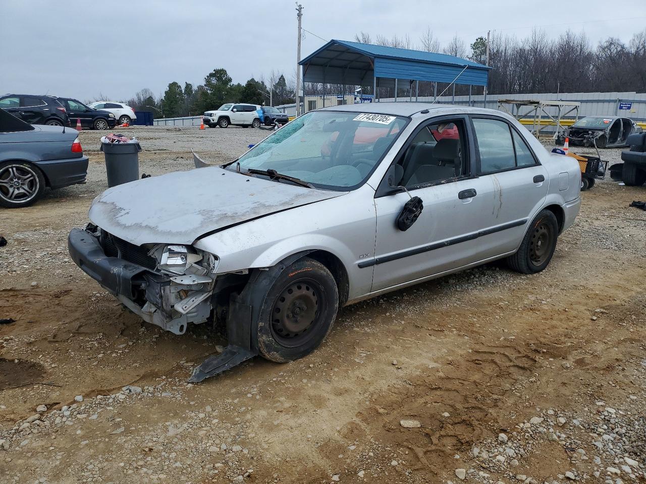 1999 Mazda Protege DX, VIN JM1BJ2224X0158528 — Перед