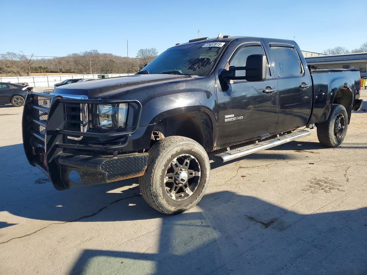 2010 GMC Sierra 2500HD SLT, VIN 1GT4K1B6XAF111219 — Undercarriage