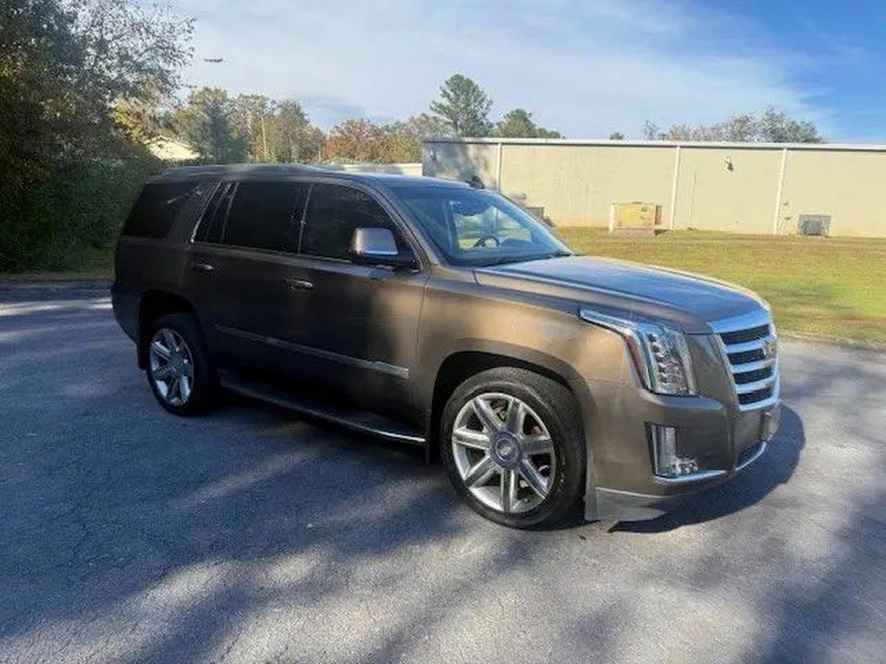 2016 Cadillac Escalade Luxury Collection, VIN 1GYS4BKJXGR177458 — Обычный износ