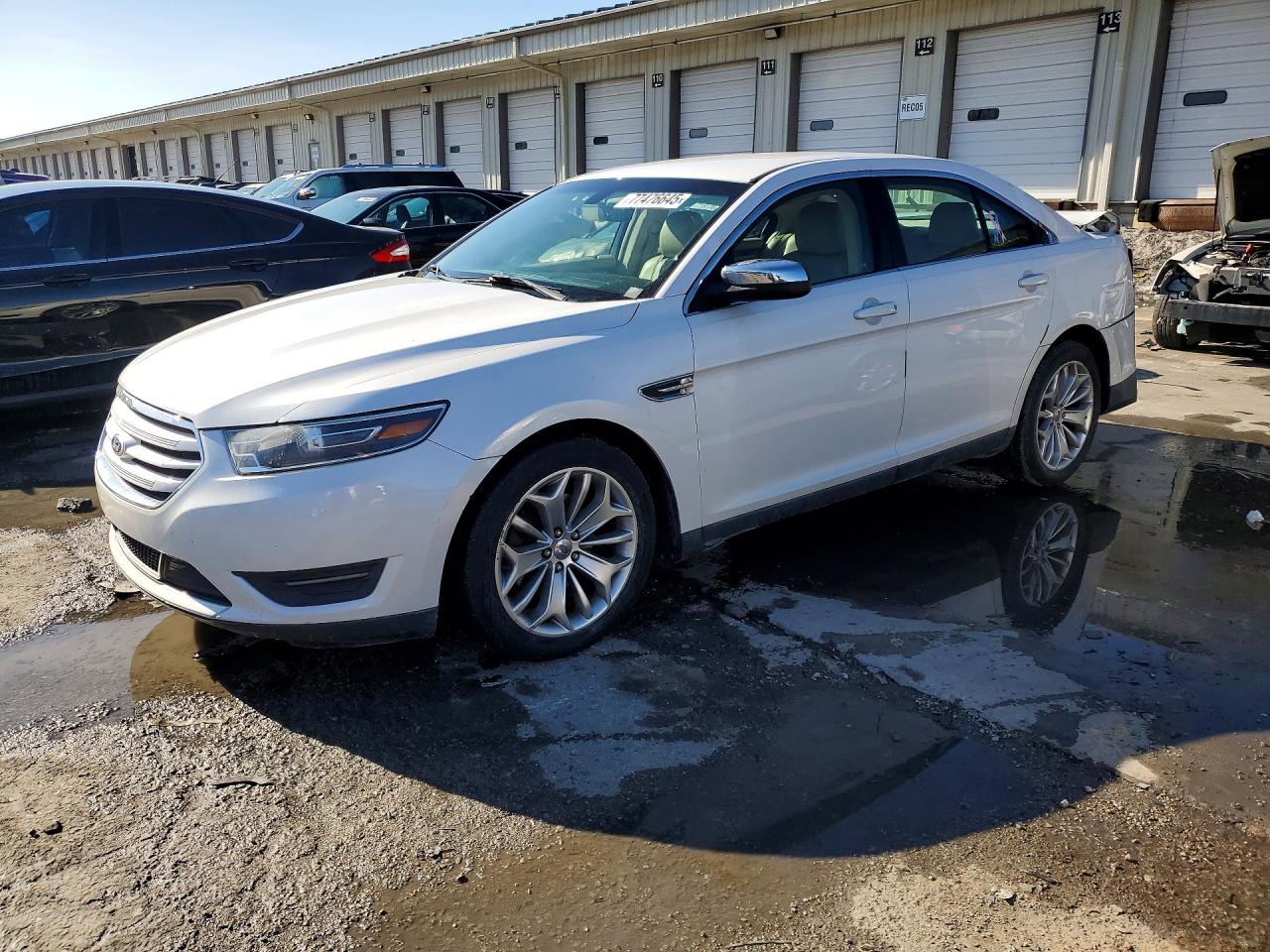 2014 Ford Taurus Limited, VIN 1FAHP2F83EG186127 — Rear end