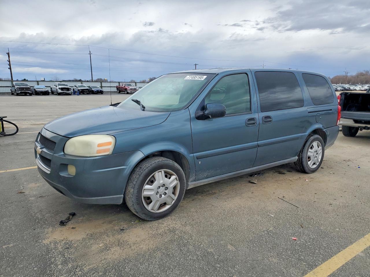 2006 Chevrolet Uplander LS Fleet, VIN 1GNDV23L16D109449 — Front end
