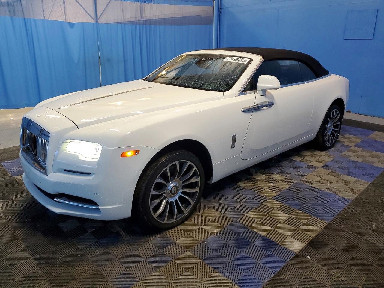 2017 Rolls-Royce Dawn, VIN SCA666D55HU107140 — Vandalism