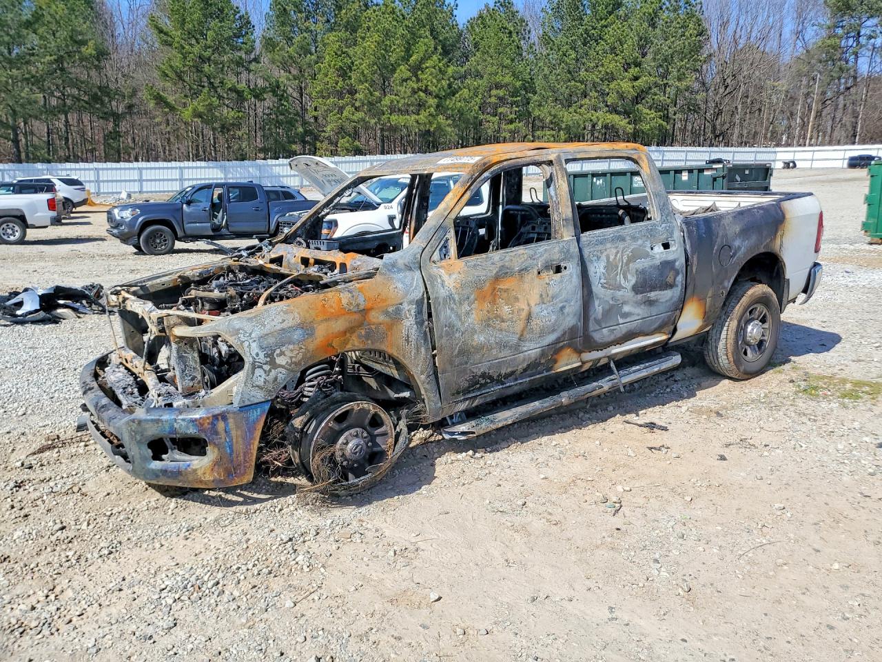 2021 Ram 2500 Big Horn, VIN 3C6UR5DL6MG578959 — Пожар в салоне