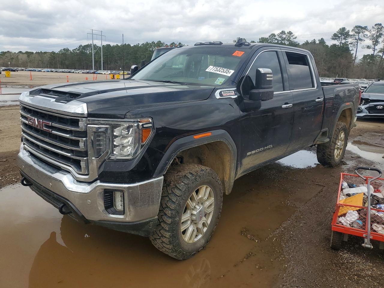 2021 GMC Sierra 2500HD SLT, VIN 1GT49NEY6MF225237 — Auction photo