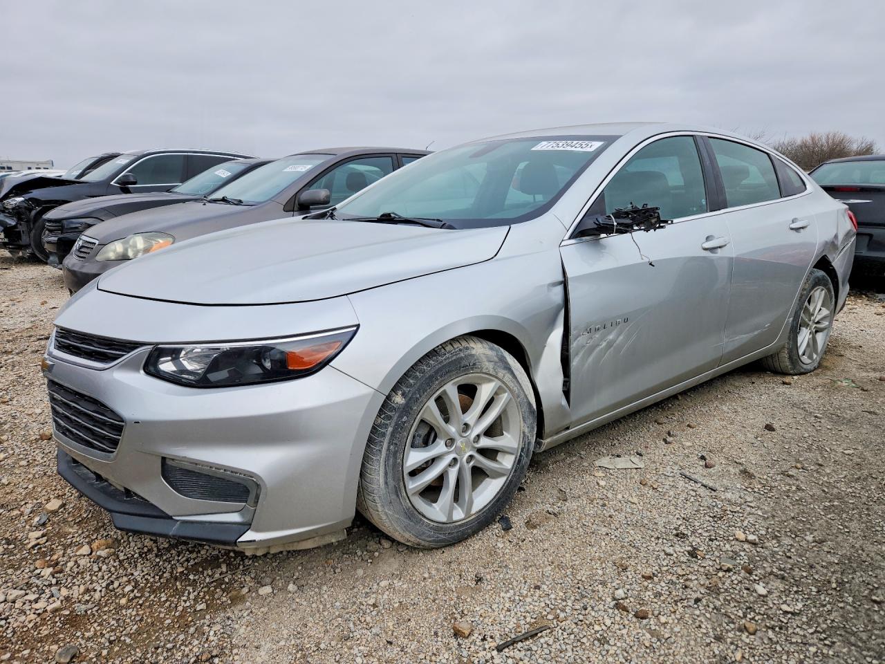 2018 Chevrolet Malibu LT, VIN 1G1ZD5ST7JF169584 — Side
