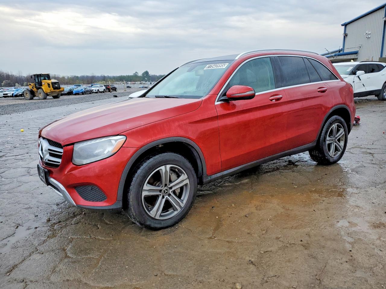 2018 Mercedes-Benz GLC 300, VIN WDC0G4JB9JV060439 — Side