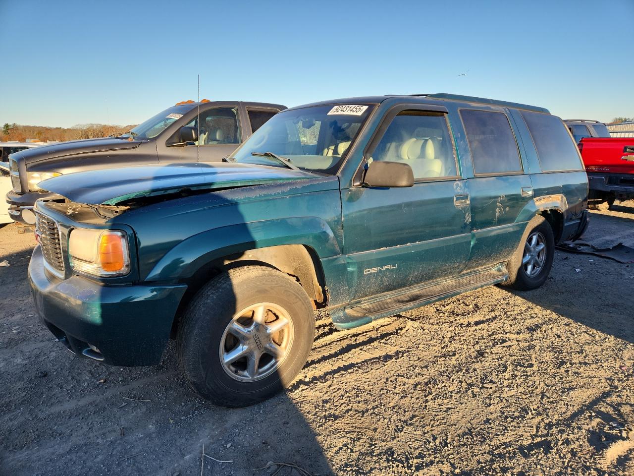 2000 GMC Denali, VIN 1GKEK63R9YR223369 — Rear end