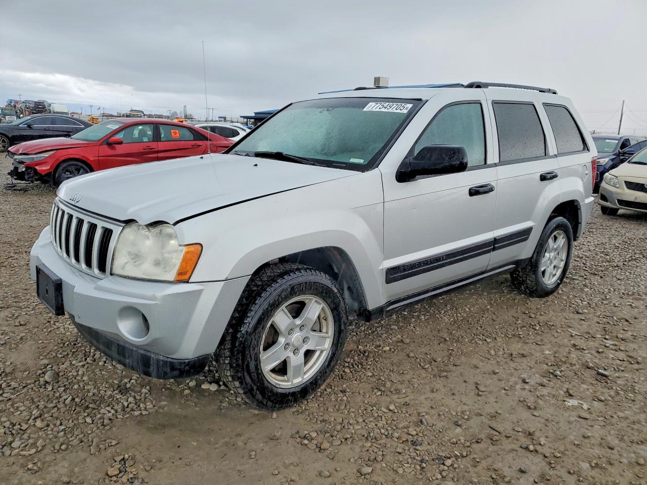 2006 Jeep Grand Cherokee Laredo, VIN 1J4GR48K26C333996 — Side