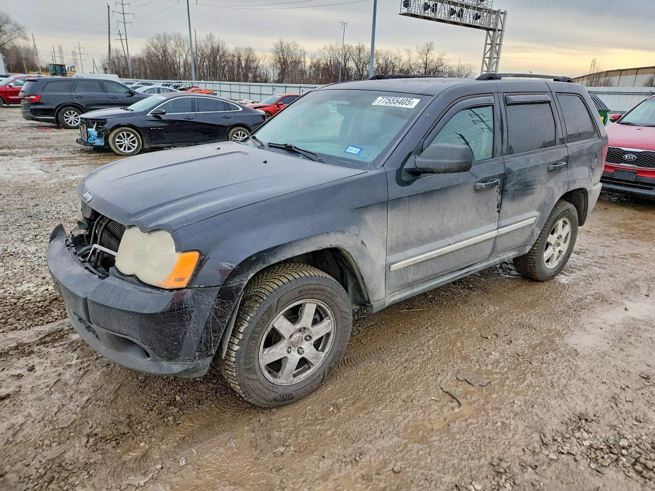 2010 Jeep Grand Cherokee Laredo, VIN 1J4PR4GK1AC100315 — Front end