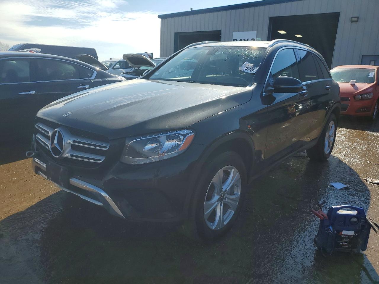 2018 Mercedes-Benz GLC 300, VIN WDC0G4KB7JV031522 — Side