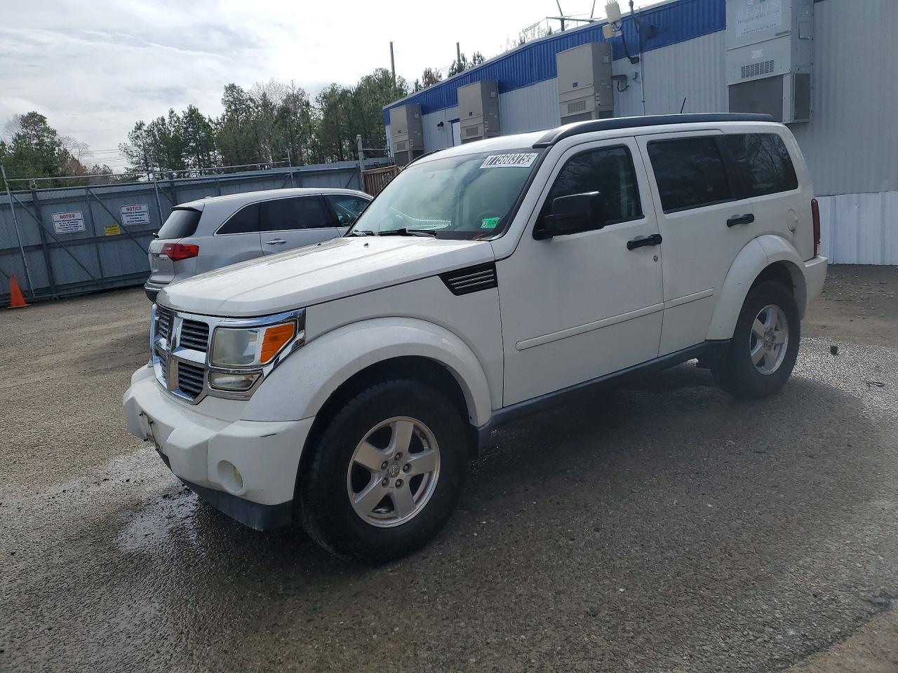 2008 Dodge Nitro SXT, VIN 1D8GT28K48W125018 — Minor dents and scratches