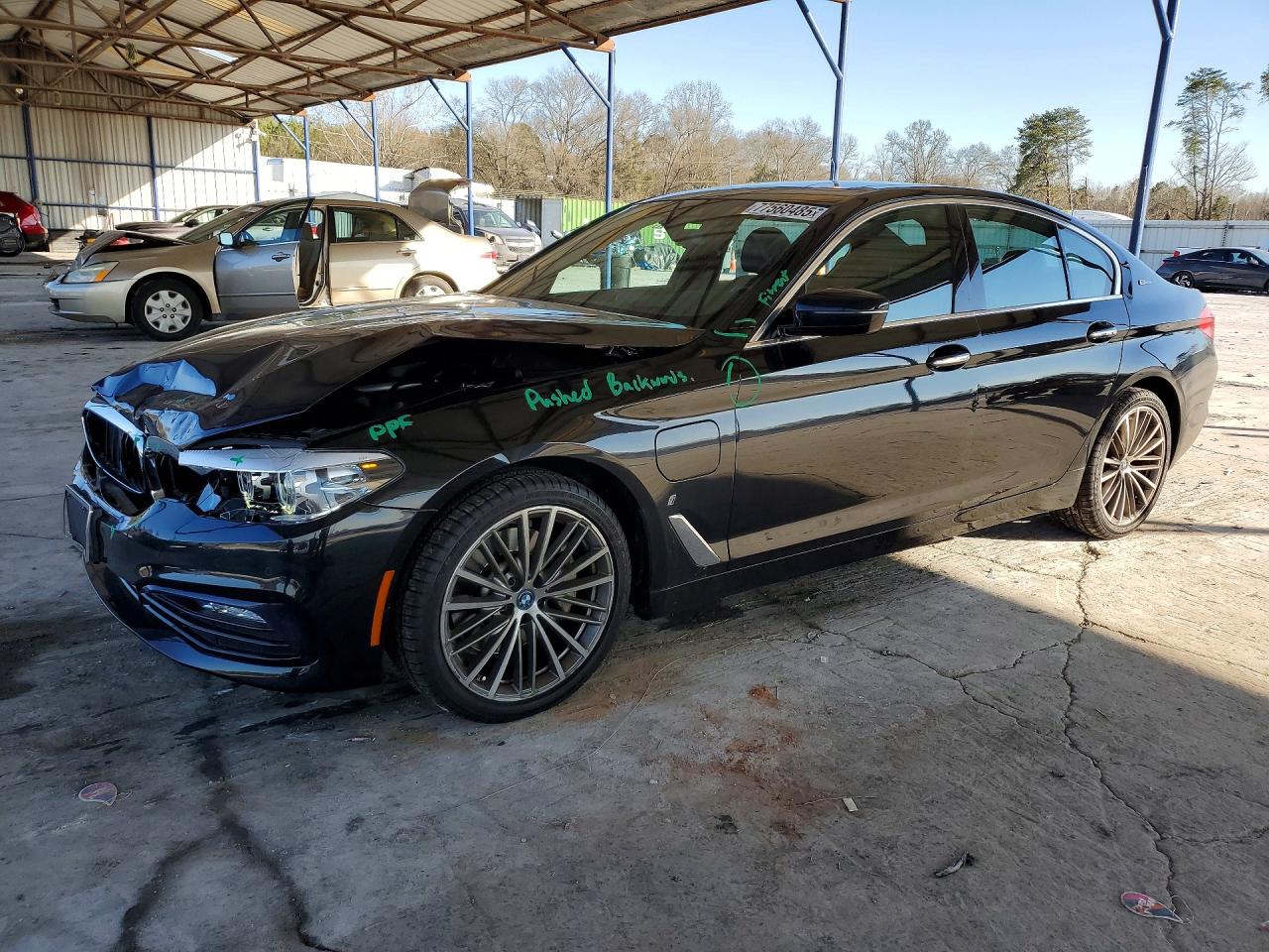 2018 BMW 5 Series 530e, VIN WBAJA9C52JB253367 — Front end