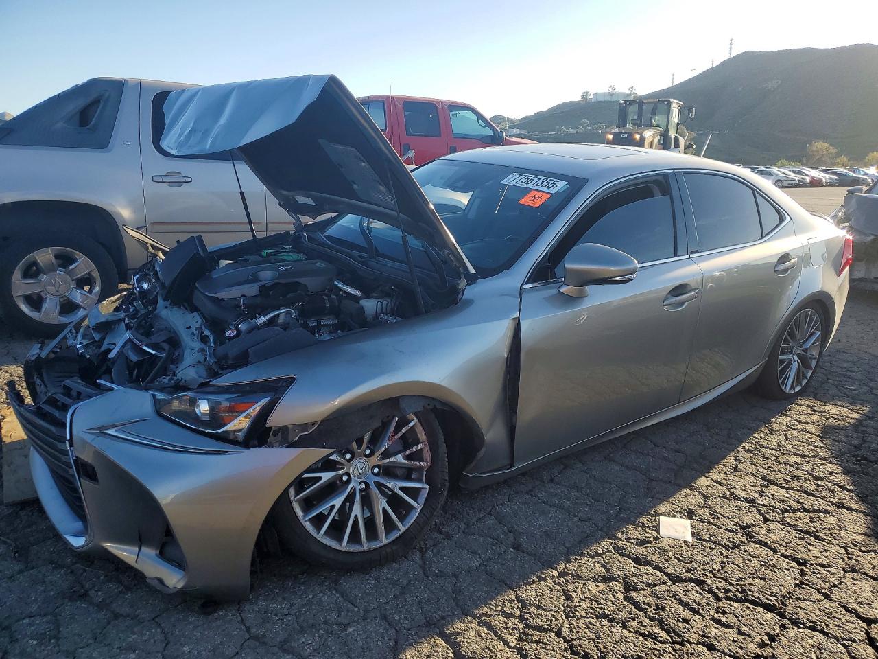 2018 Lexus IS 300 F Sport, VIN JTHBA1D26J5072119 — Перед