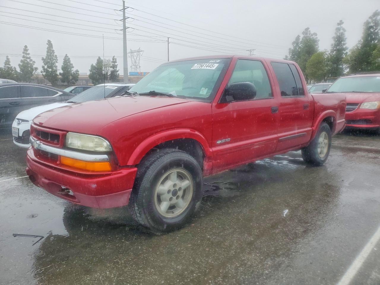 2003 Chevrolet S-10 LS, VIN 1GCDT13X93K114496 — Front end