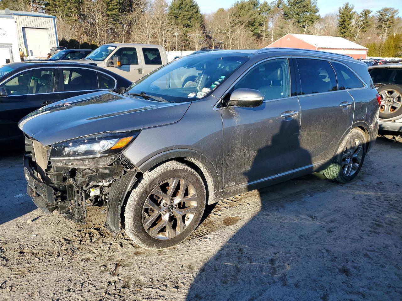 2019 Kia Sorento SX, VIN 5XYPKDA52KG555300 — Front end