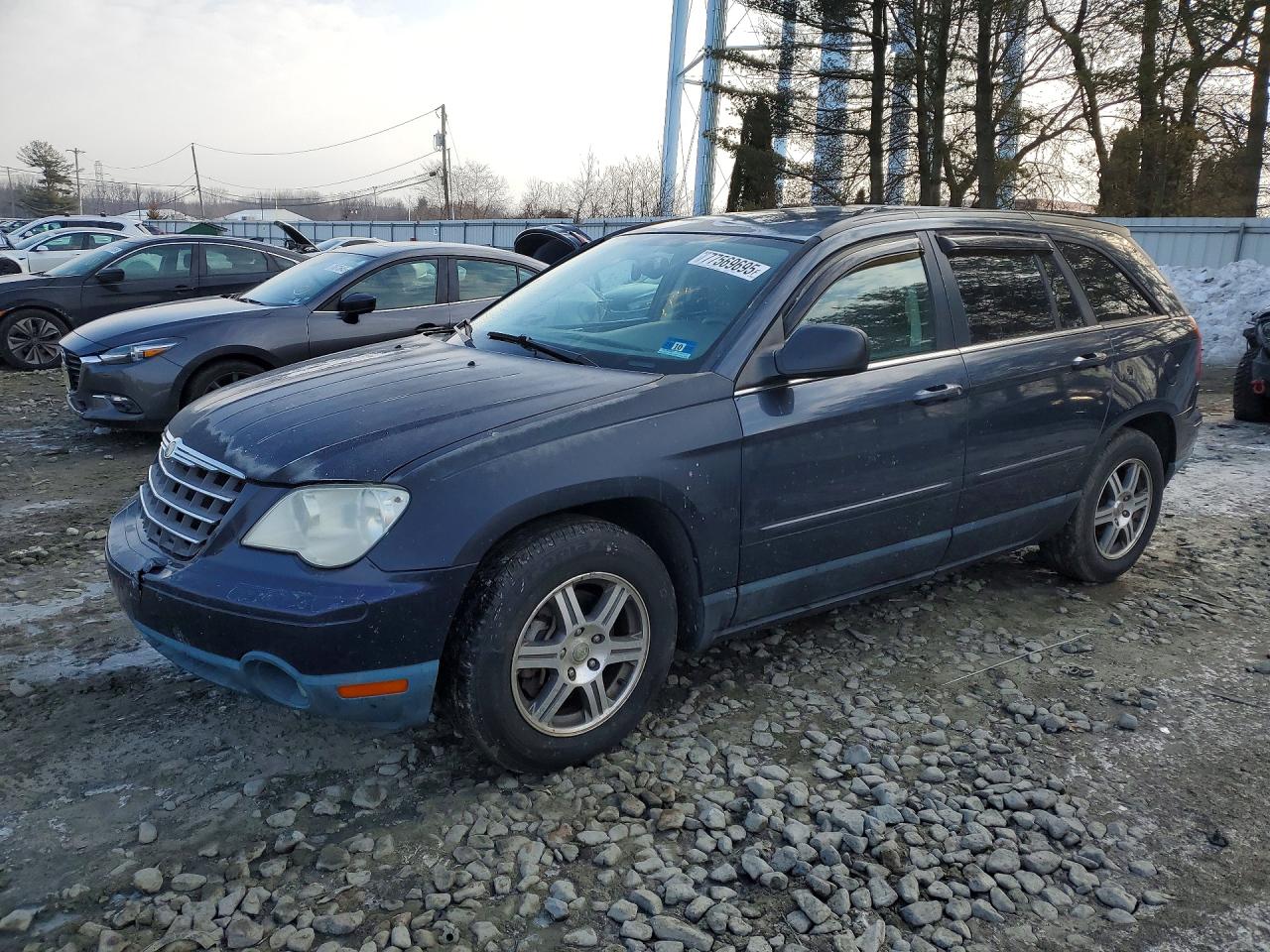 2008 Chrysler Pacifica Touring, VIN 2A8GF68X58R649854 — Rear end