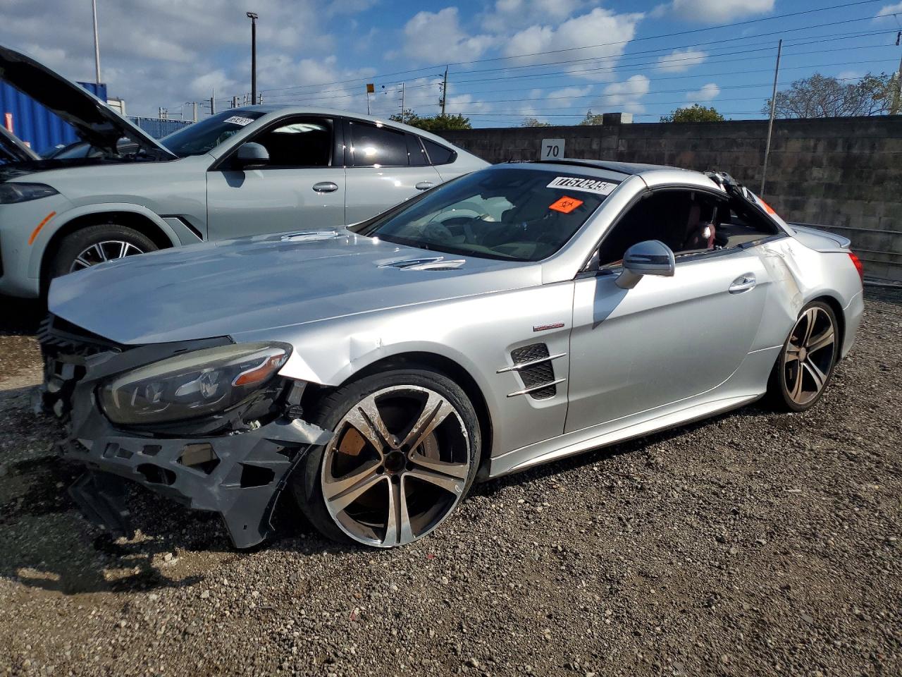 2017 Mercedes-Benz SL 450, VIN WDDJK6GA2HF043527 — Roof