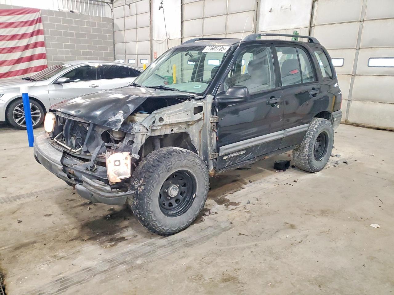 2000 Chevrolet Tracker, VIN 2CNBJ13C8Y6917803 — Front end