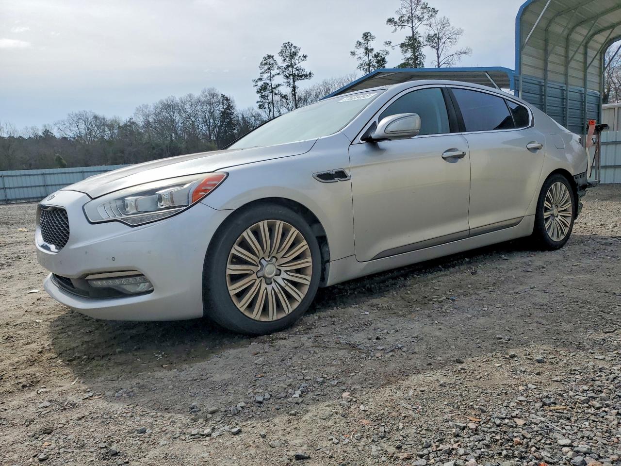 2015 Kia K900 Premium, VIN KNALU4D44F6026240 — Rear end