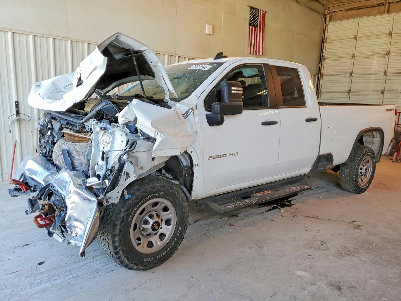 2023 Chevrolet Silverado 2500HD Work Truck, VIN 1GC2YLE70PF251729 — Перед