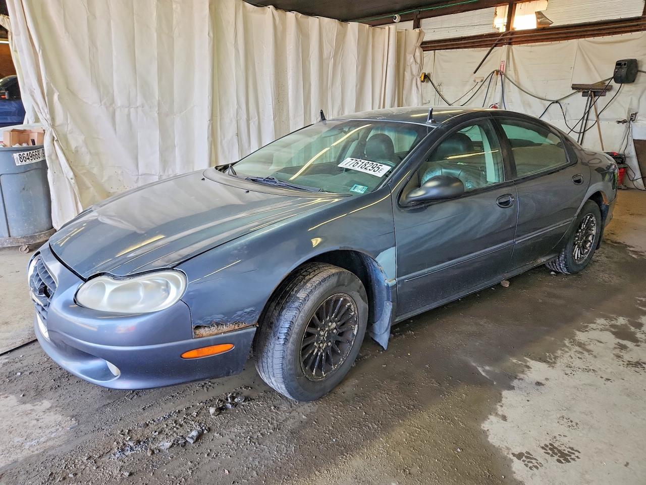 2003 Chrysler Concorde LXi, VIN 2C3HD36M03H541136 — Front end
