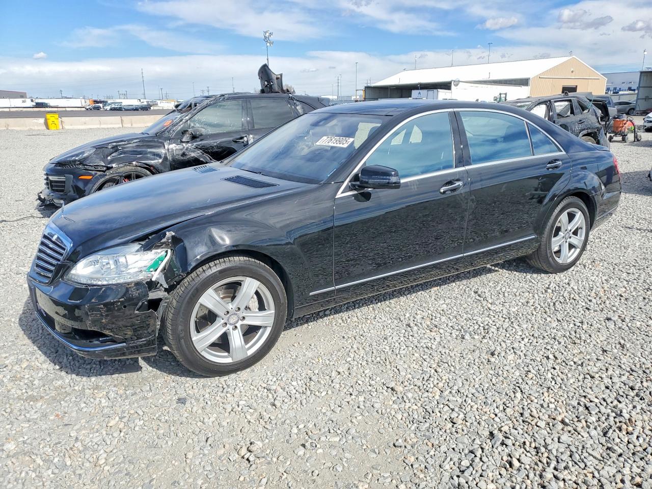 2011 Mercedes-Benz S 550, VIN WDDNG8GB8BA407638 — Front end