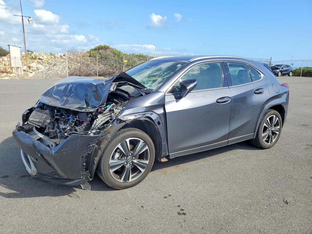 2025 Lexus UX 300h, VIN JTHYBJAHXS2011312 — Перед
