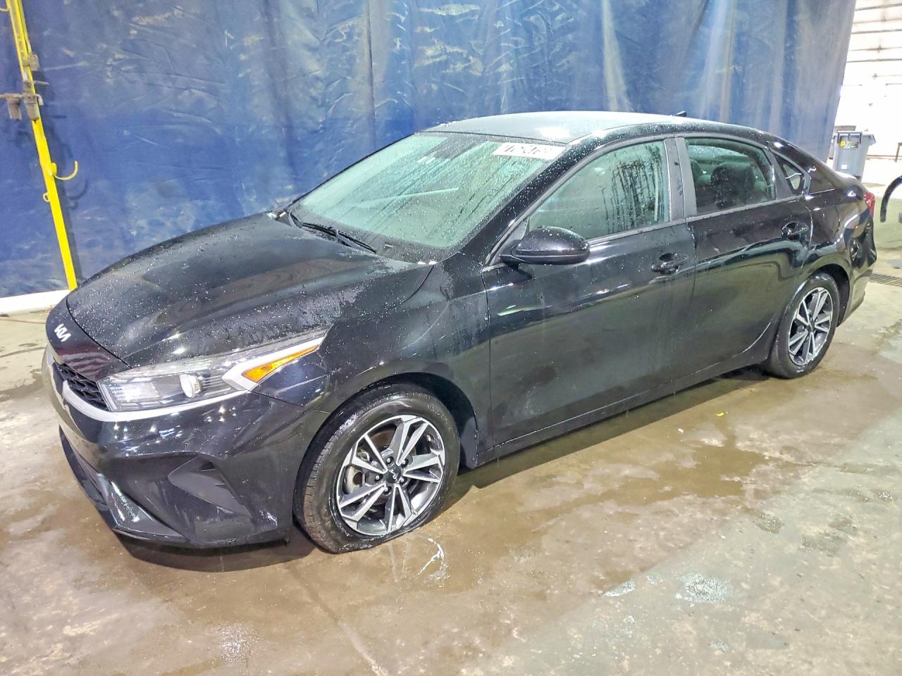 2023 Kia Forte LXS, VIN 3KPF24AD7PE618723 — Side