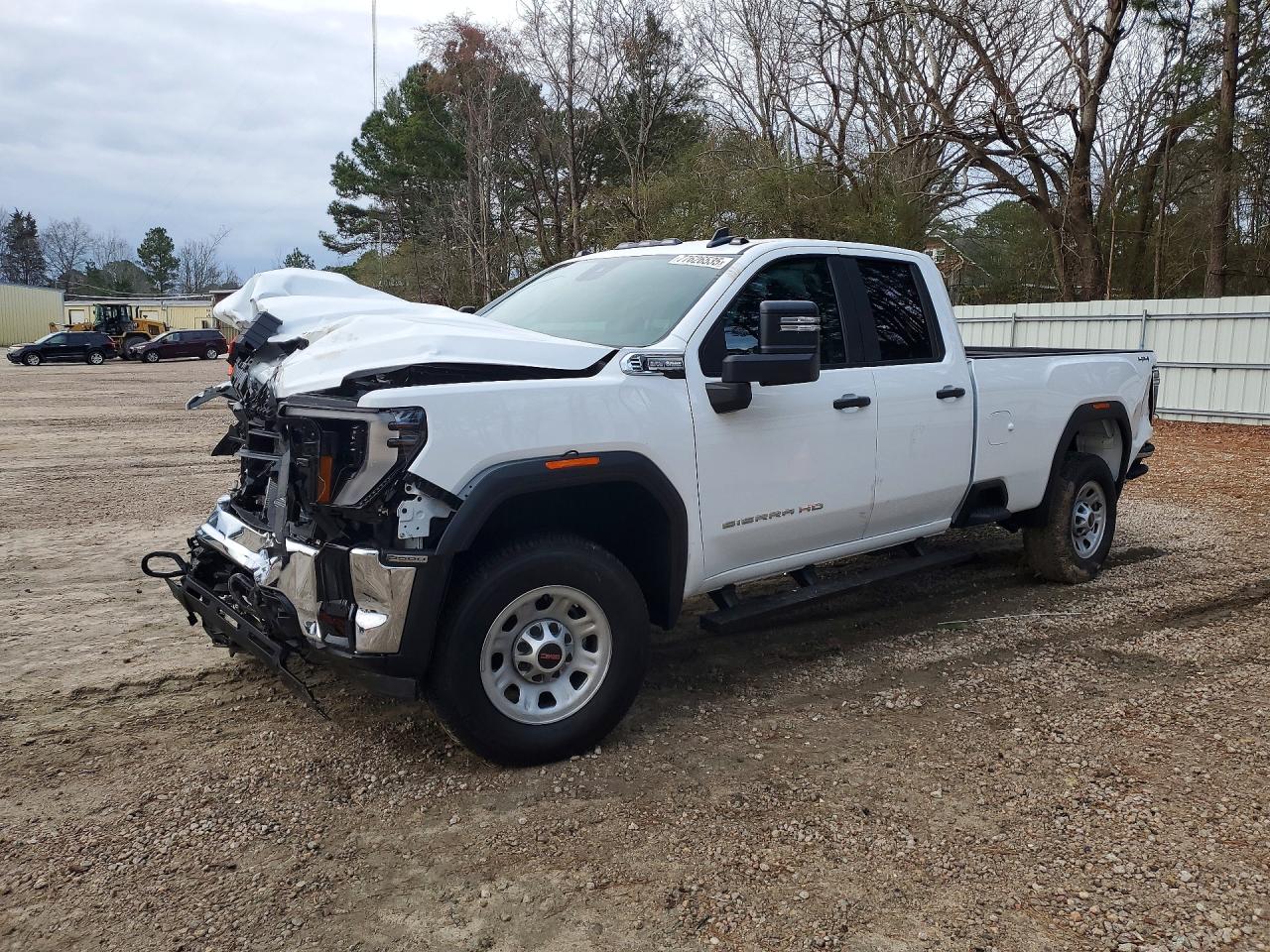 2026 GMC Sierra 2500HD Pro, VIN 1GT5ULE71TF137760 — Front end