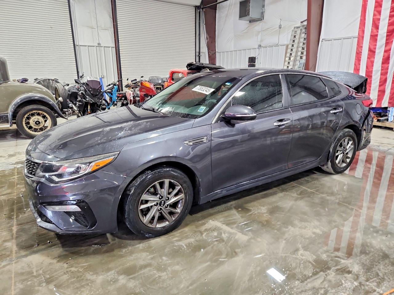 2019 Kia Optima LX, VIN 5XXGT4L38KG282179 — Rear end
