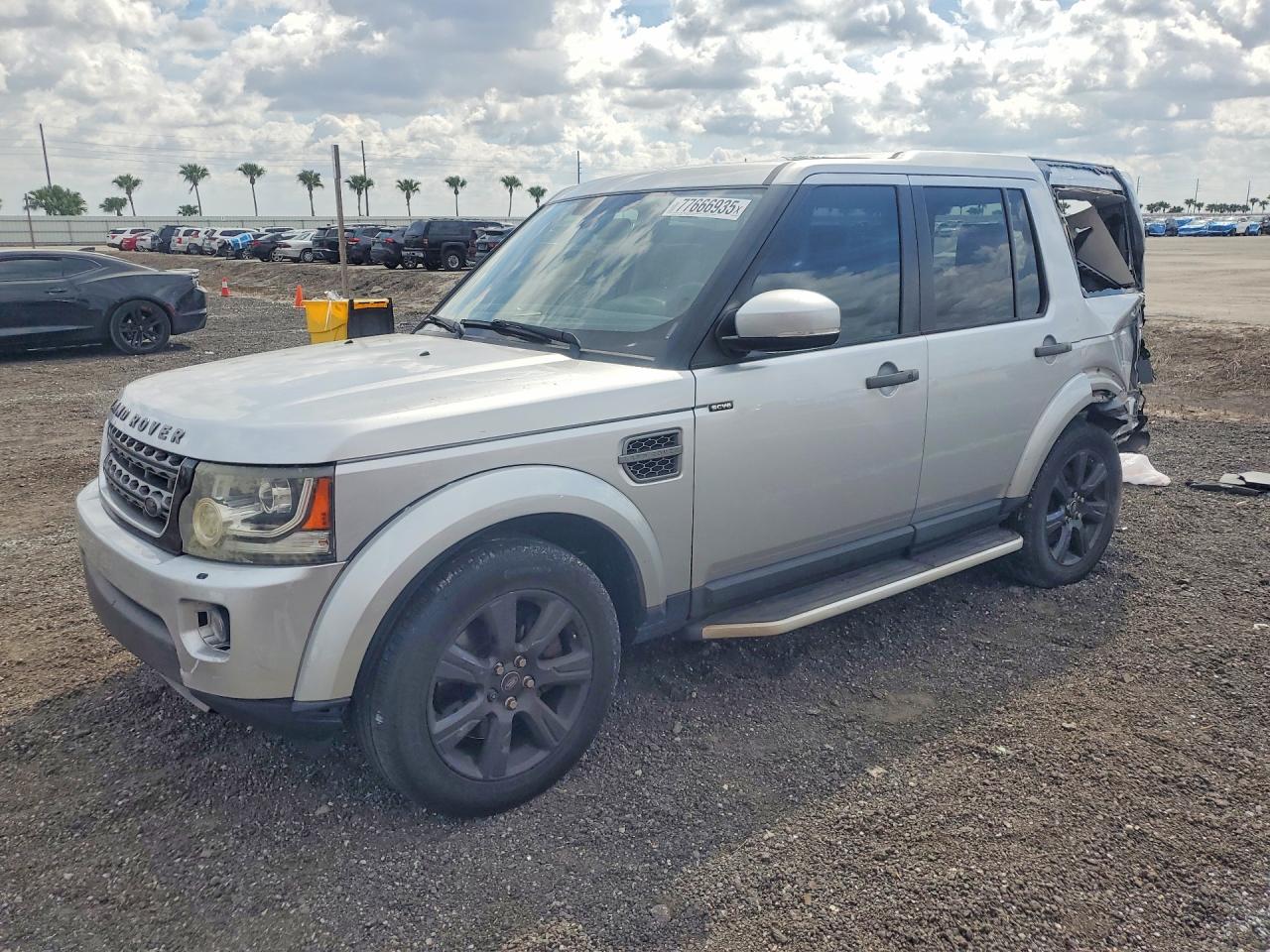 2016 Land Rover LR4 HSE, VIN SALAG2V69GA819210 — Rear end