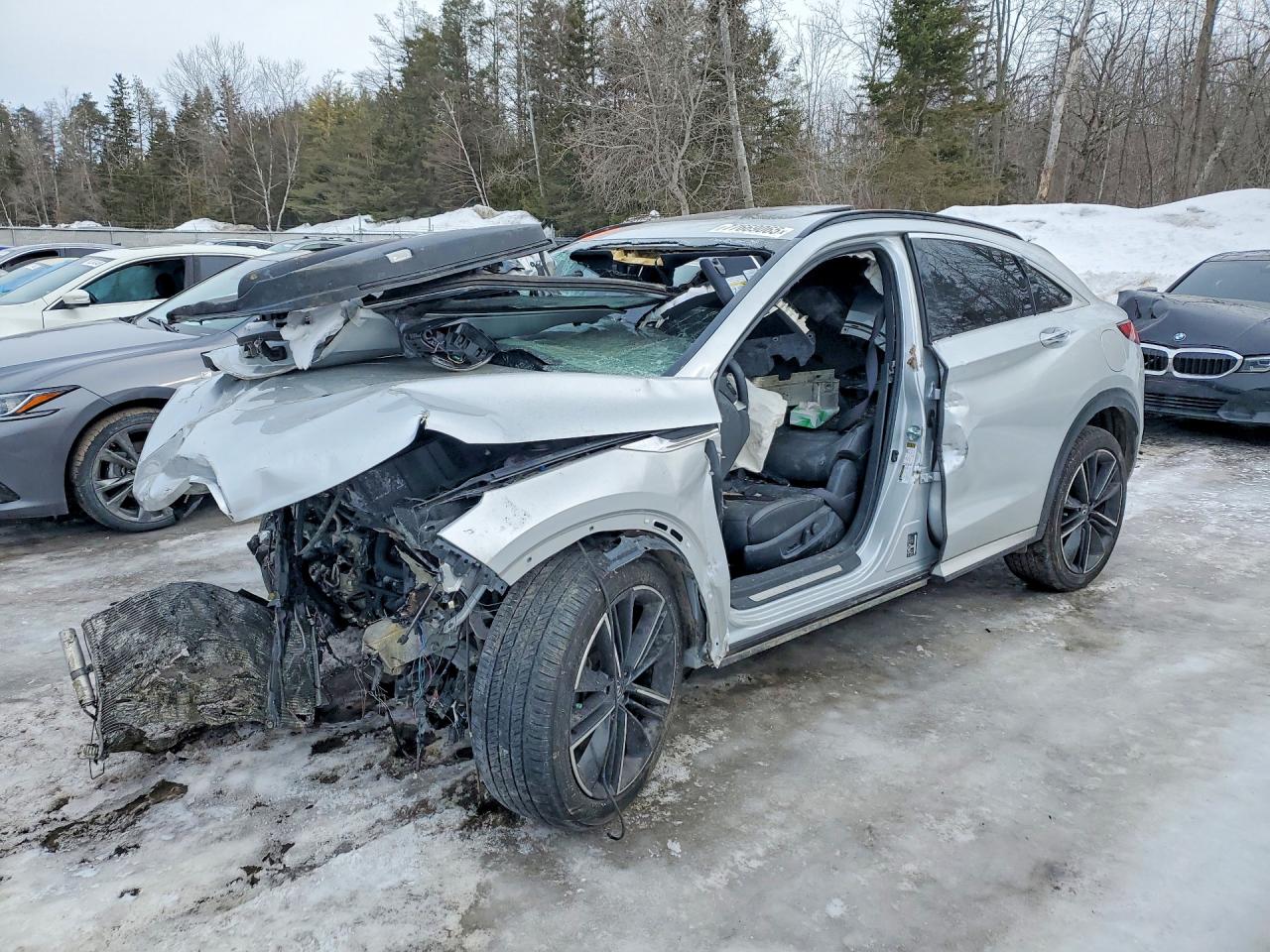 2022 Infiniti QX55 Essential, VIN 3PCAJ5K35NF105485 — Front end
