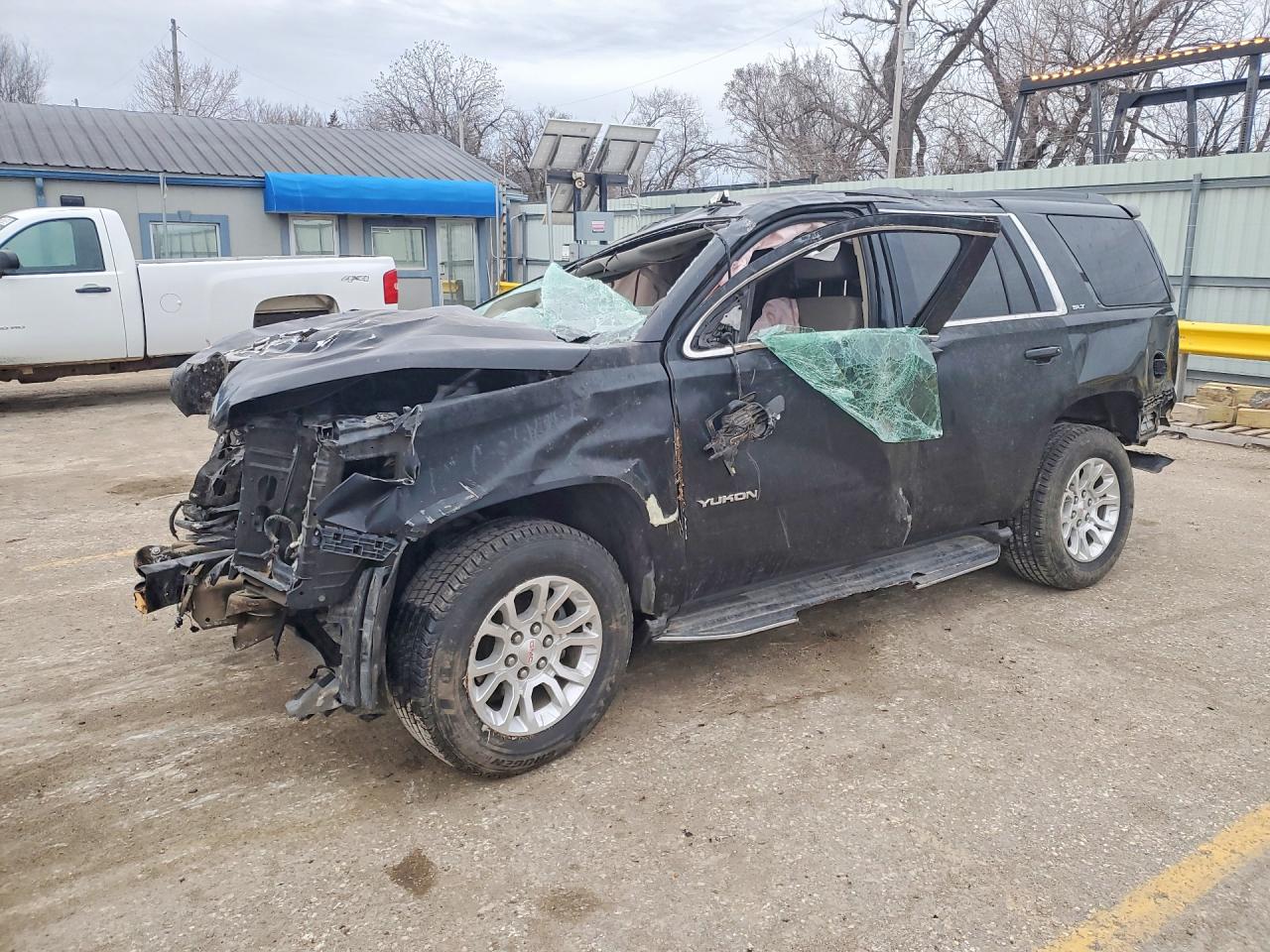 2017 GMC Yukon SLT, VIN 1GKS1BKC3HR167473 — Vandalism