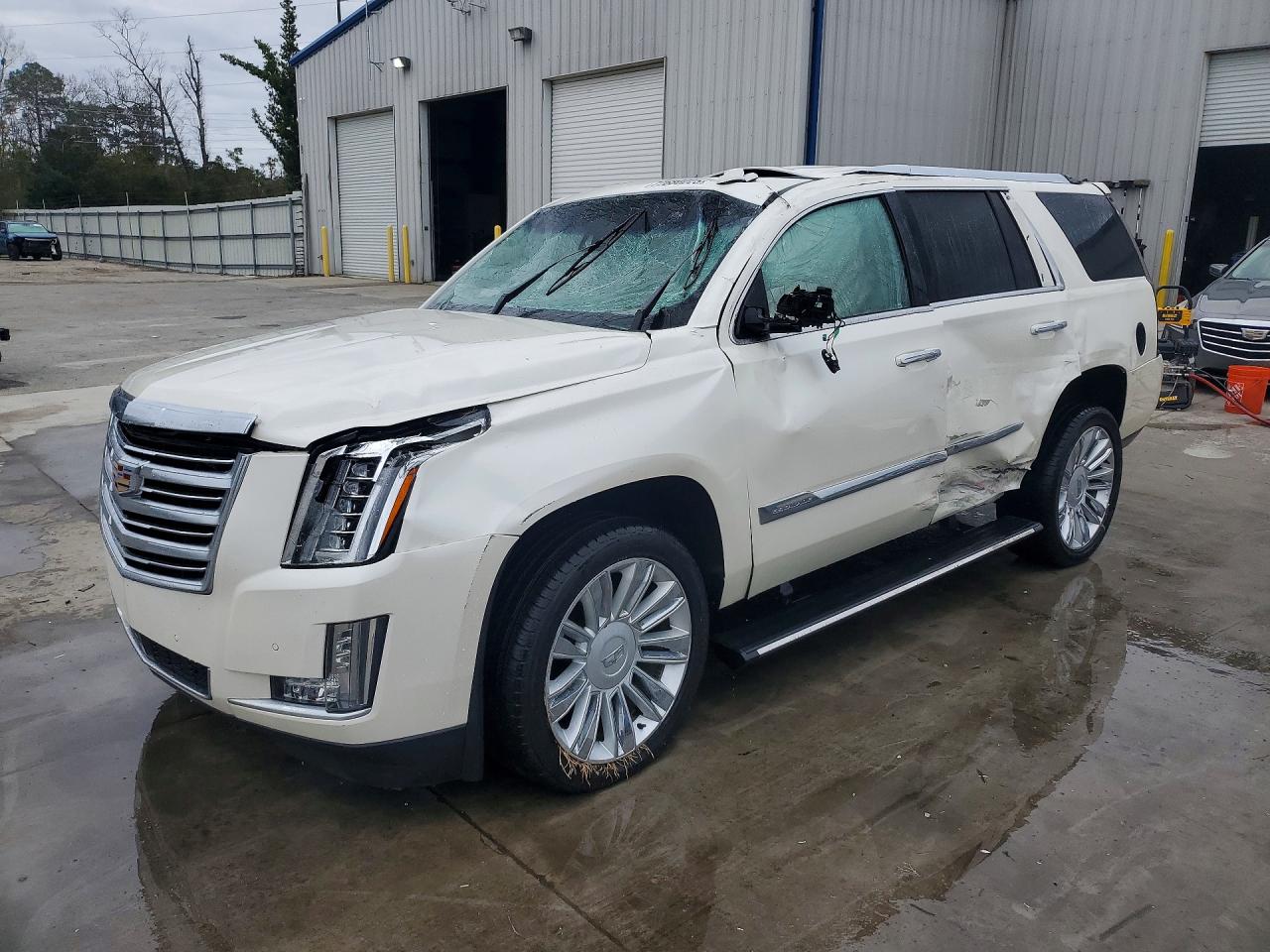 2015 Cadillac Escalade Platinum, VIN 1GYS4PKJ3FR614289 — Rollover