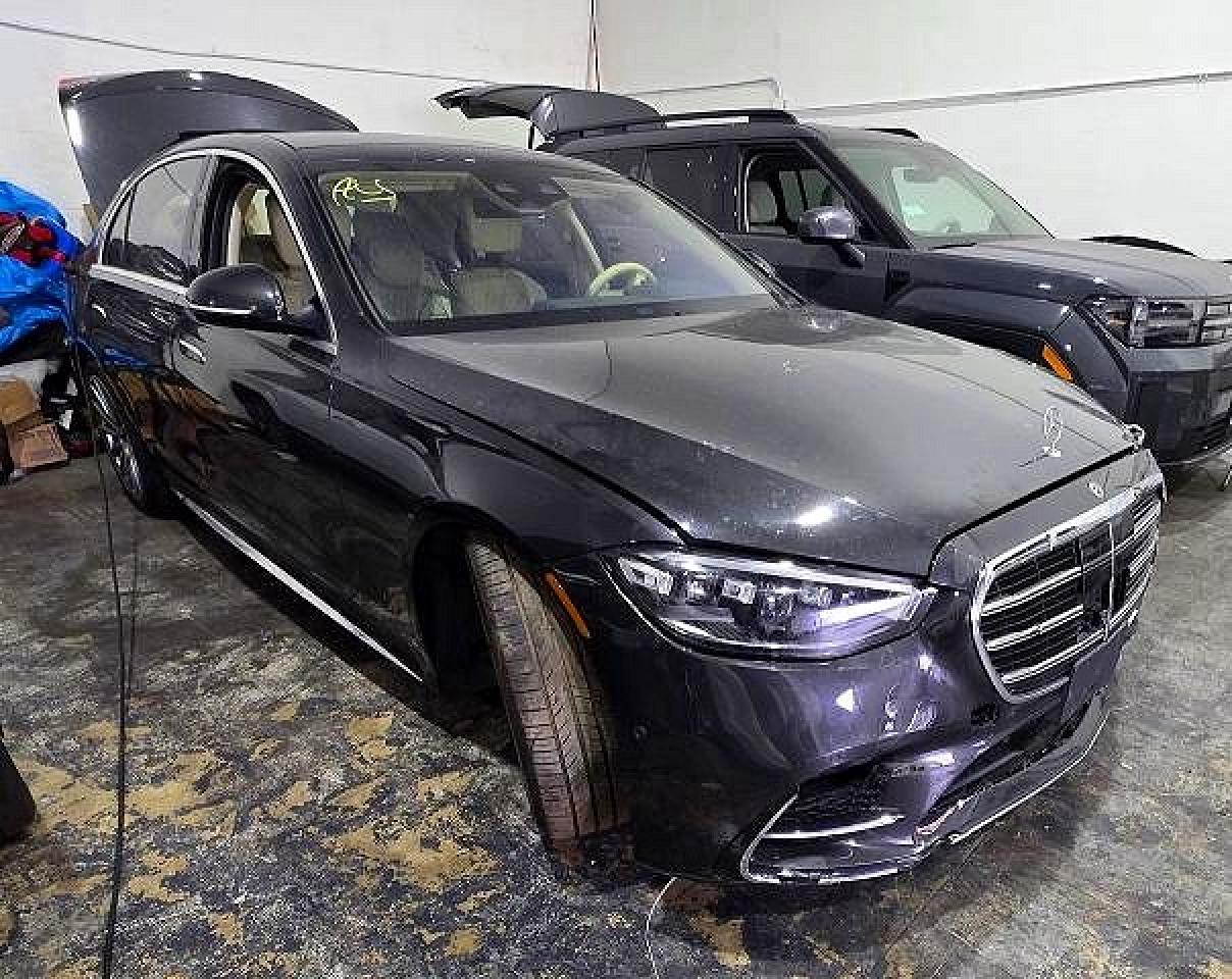 2022 Mercedes-Benz S 580, VIN W1K6G7GBXNA121955 — Front end