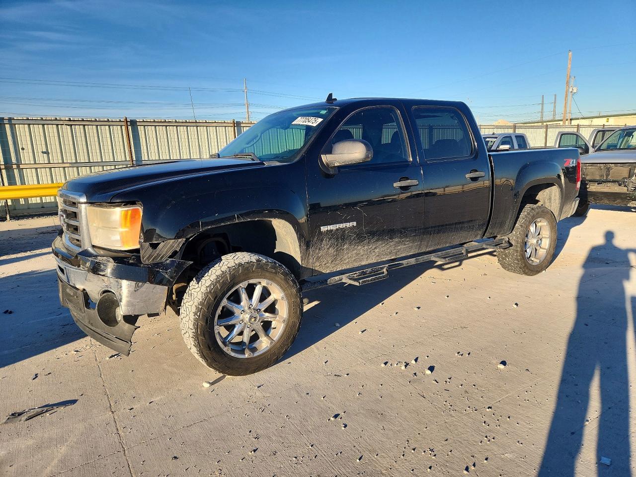 2013 GMC Sierra 1500 SLE, VIN 3GTP2VE74DG378450 — Front end