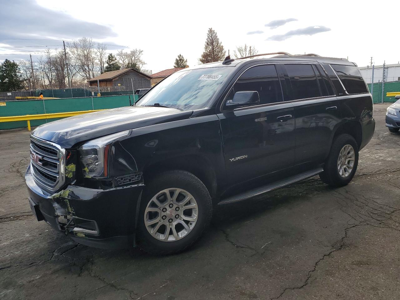 2017 GMC Yukon SLT, VIN 1GKS2BKC3HR121025 — Front end