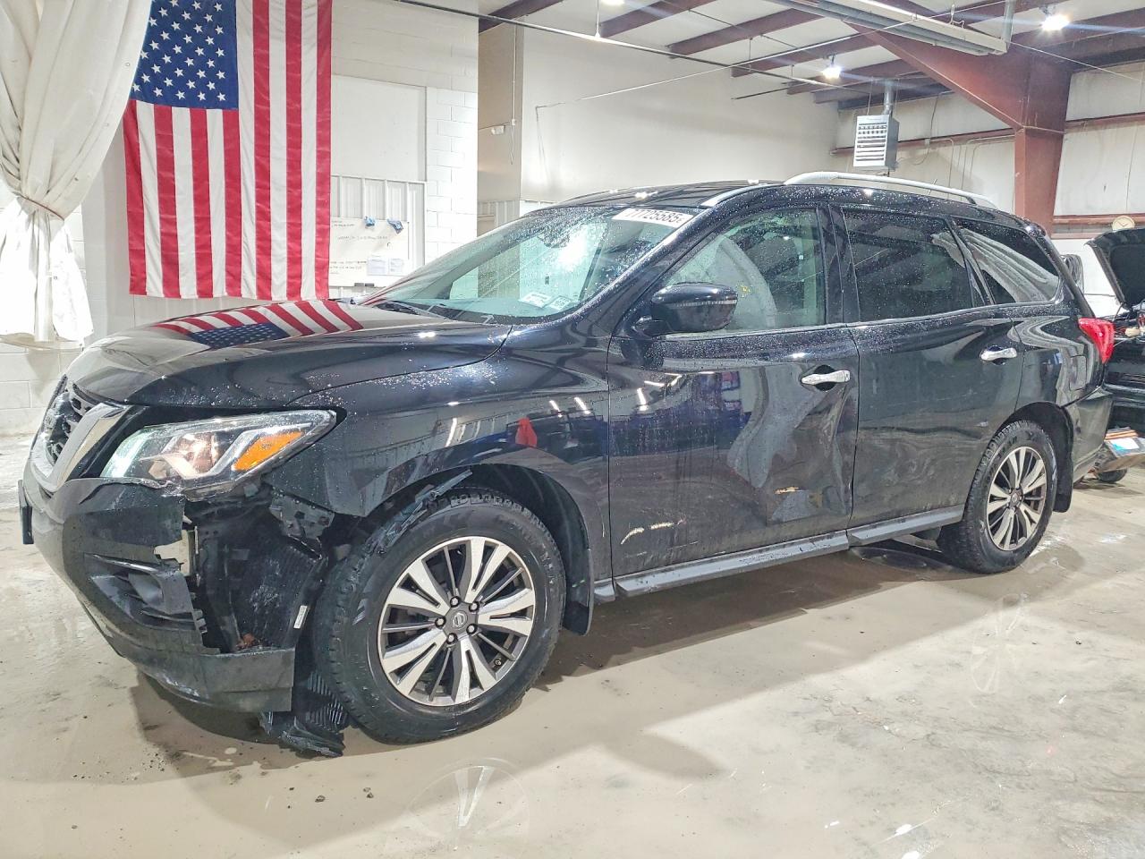 2017 Nissan Pathfinder SL, VIN 5N1DR2MMXHC905626 — Перед