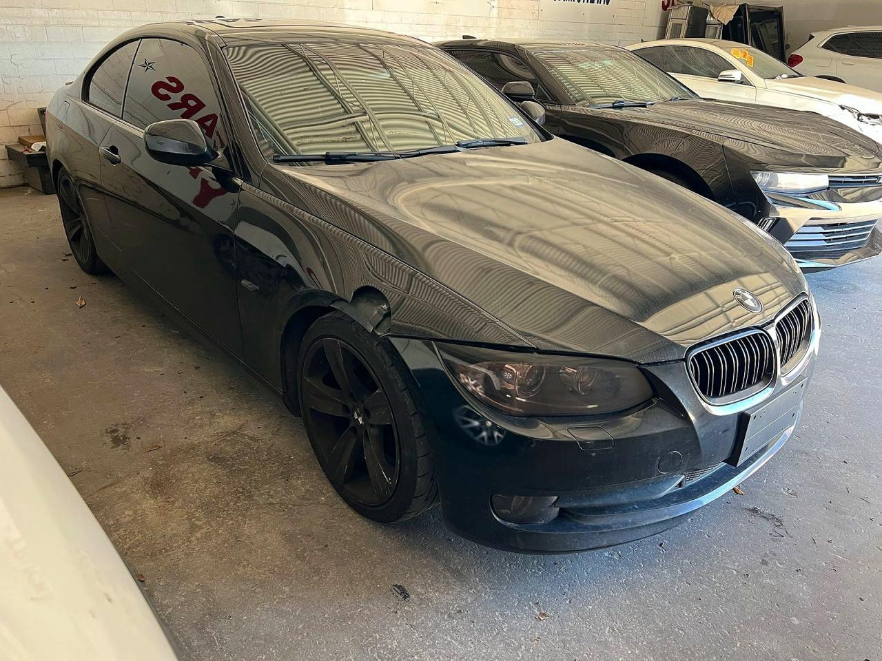 2011 BMW 3 Series 328i, VIN WBAKE3C50BE557478 — Мелкие вмятины и царапины