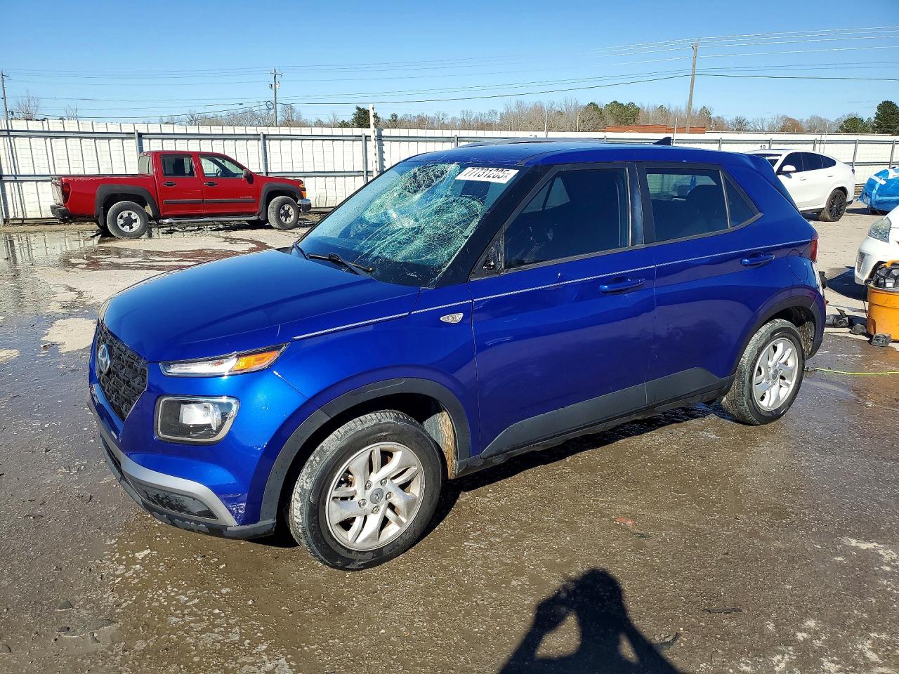 2022 Hyundai Venue SE, VIN KMHRB8A31NU141065 — Side