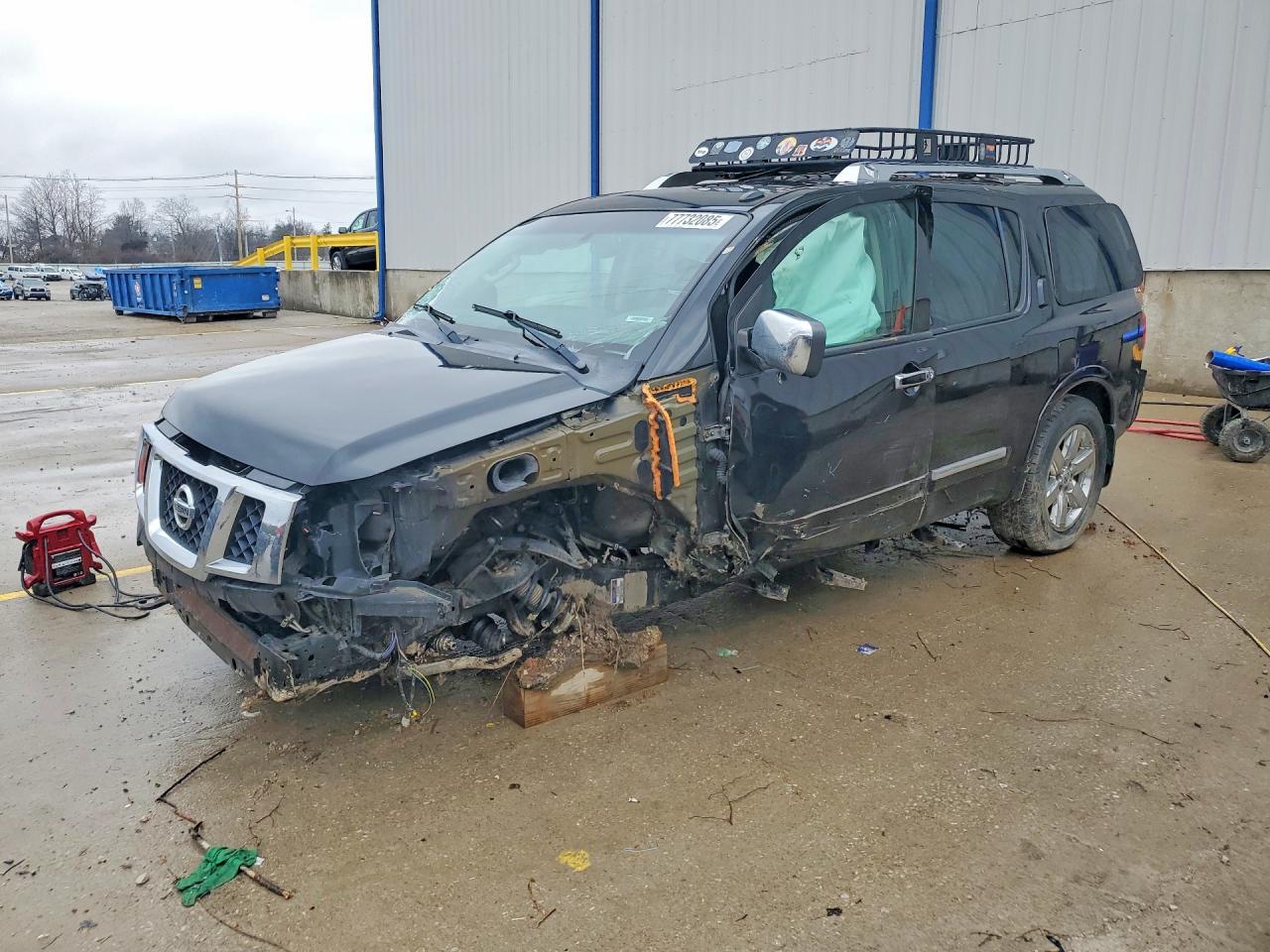 2014 Nissan Armada Platinum, VIN 5N1AA0NE2EN611921 — Front end