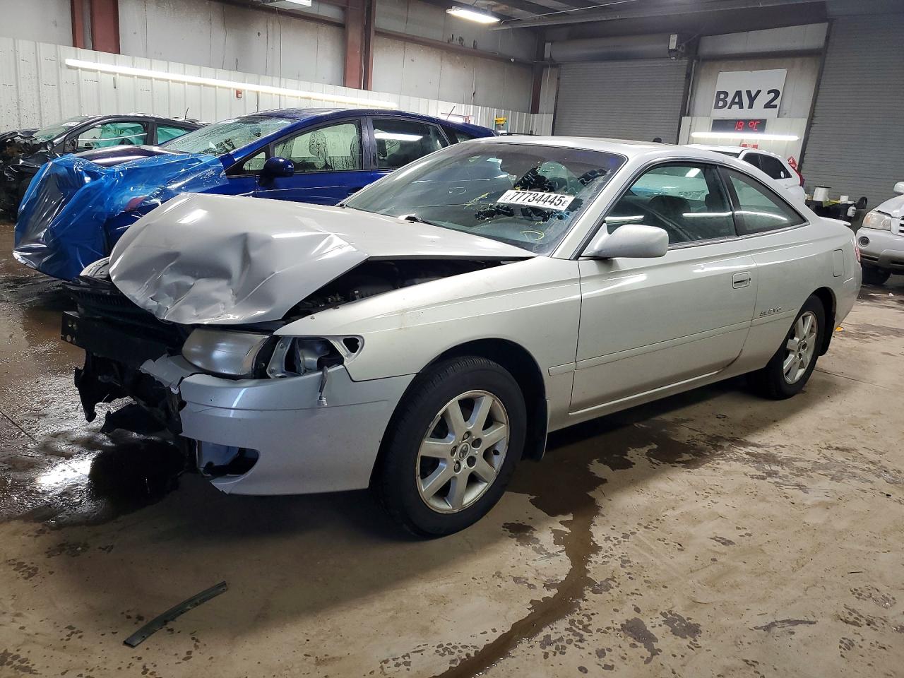 2000 Toyota Solara SLE, VIN 2T1CF28P4YC321257 — Front end