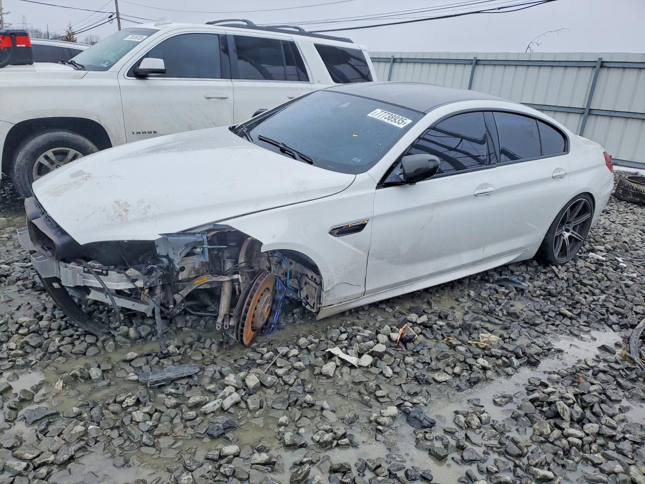 2018 BMW M6, VIN WBS6E9C50JG808356 — Front end
