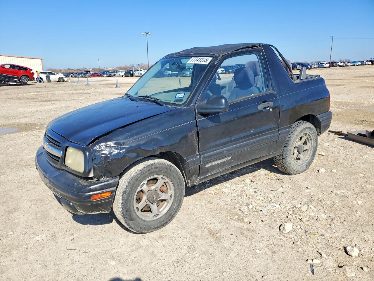 2000 Chevrolet Tracker, VIN 2CNBE18C9Y6926796 — Front end