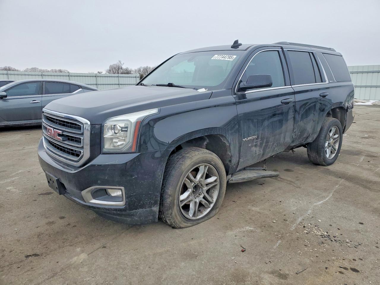 2017 GMC Yukon SLE, VIN 1GKS2AKC8HR138512 — Side
