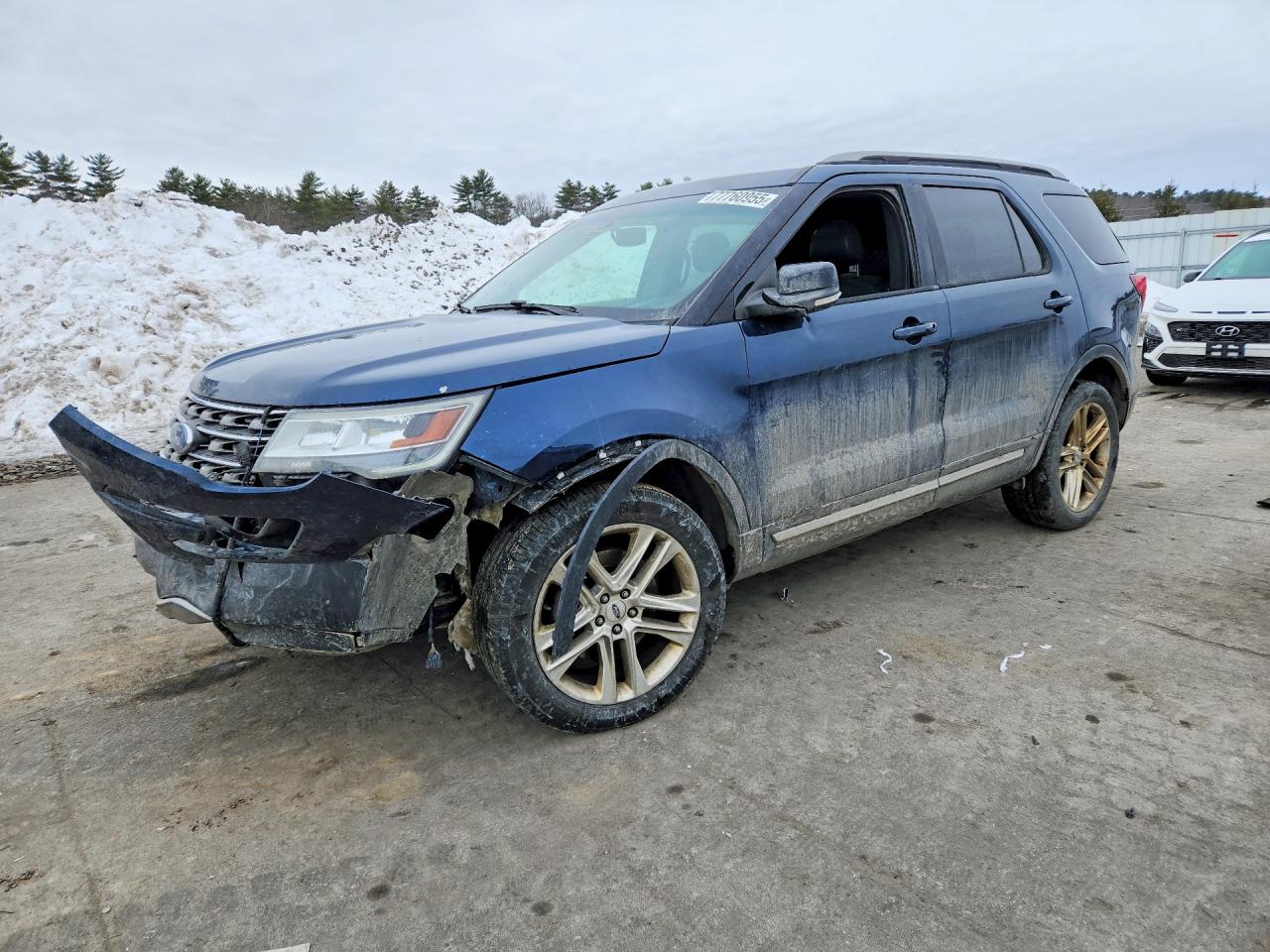 2017 Ford Explorer XLT, VIN 1FM5K8D89HGB11921 — Front end