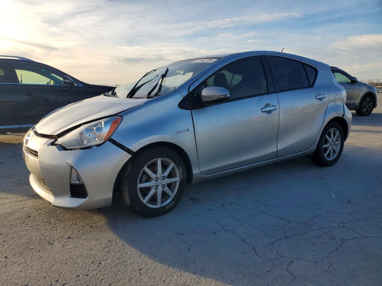 2013 Toyota Prius Three, VIN JTDKDTB34D1546192 — Side