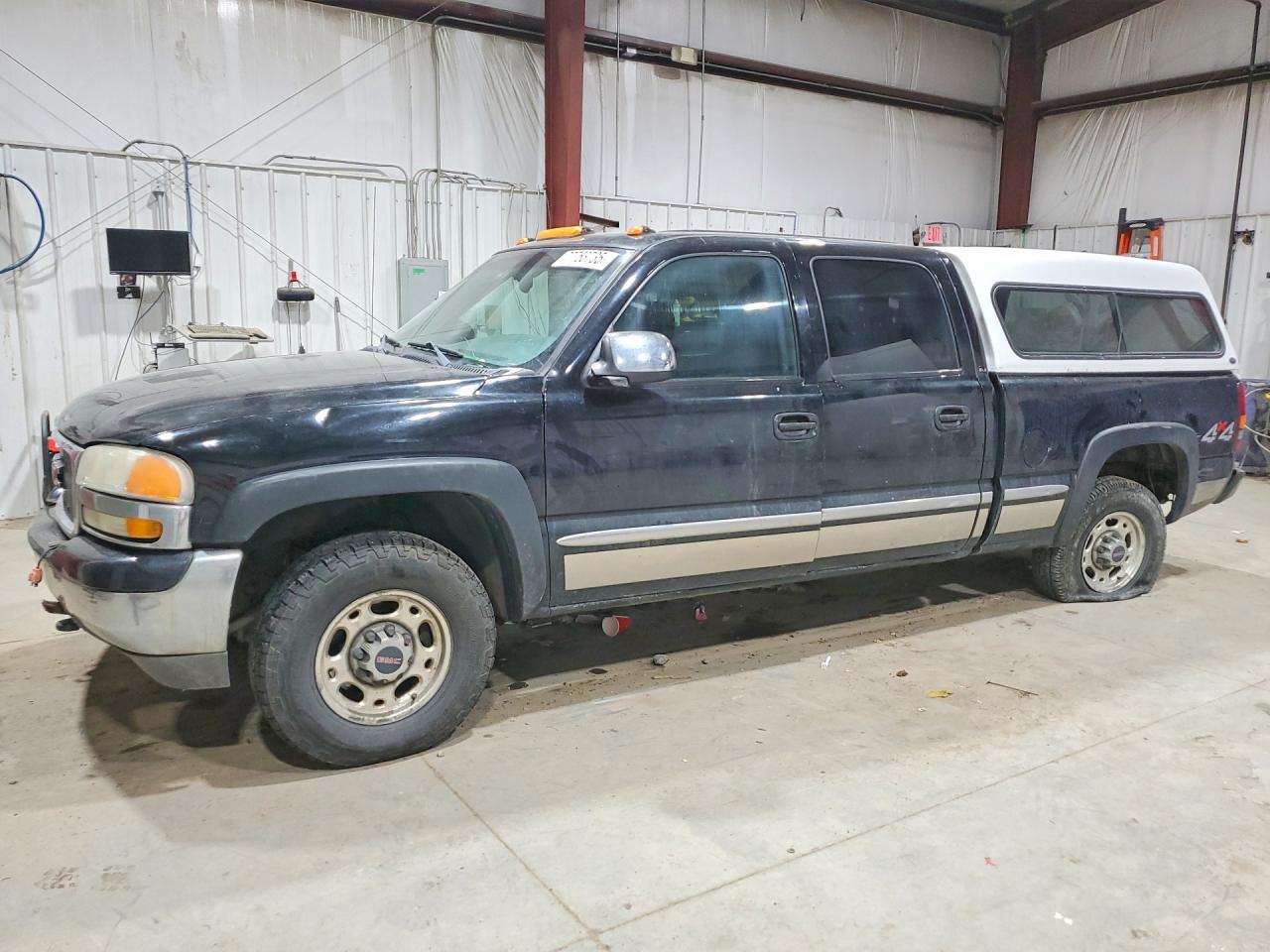 2001 GMC Sierra 1500HD SLE, VIN 1GTGK13U81F207151 — Side