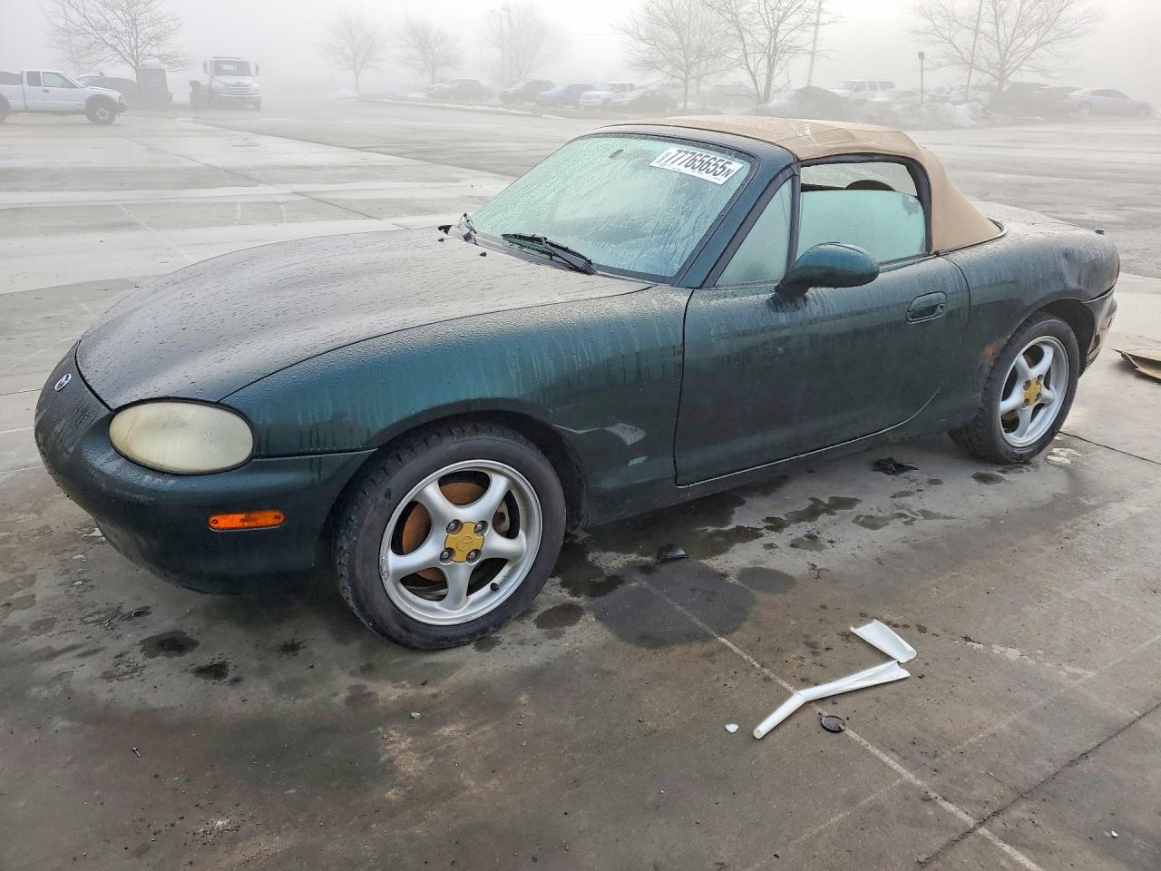 1999 Mazda MX-5 Miata, VIN JM1NB3539X0126453 — Minor dents and scratches